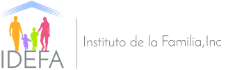 Logotipo del Instituto de la Familia, Inc. (IDEFA), que presenta un icono familiar estilizado bajo el contorno de un tejado con figuras coloridas.