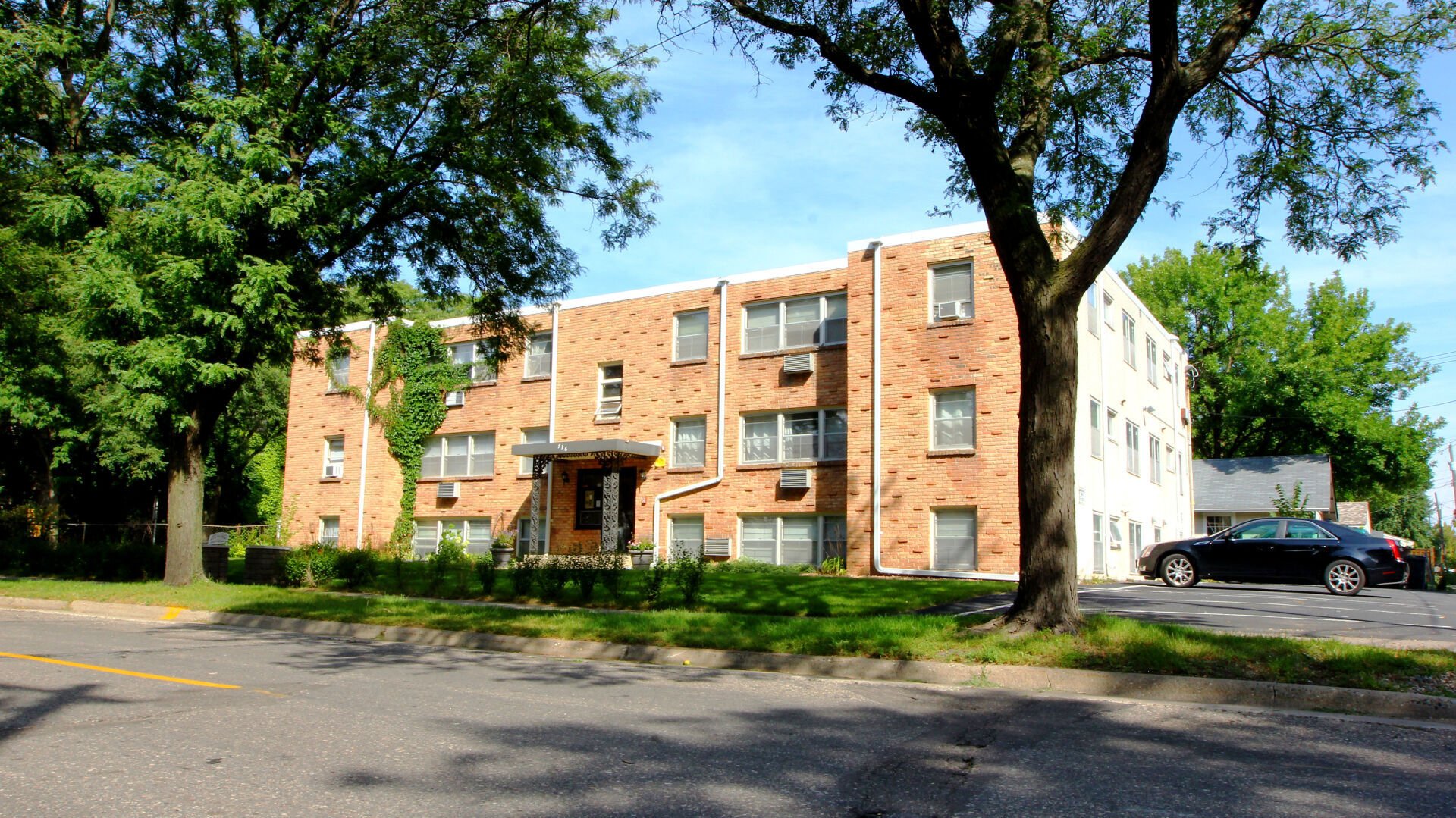 Available Properties SmithSturm, Minneapolis, MN