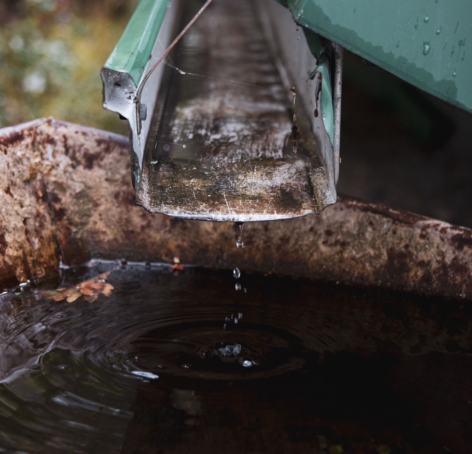 Seamed vs. Seamless Gutters