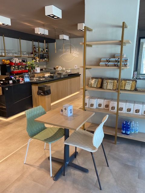 tavolo caffetteria