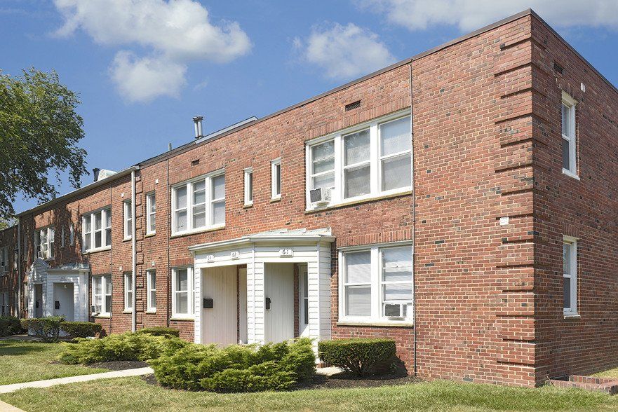 Exterior of Oaklee Village