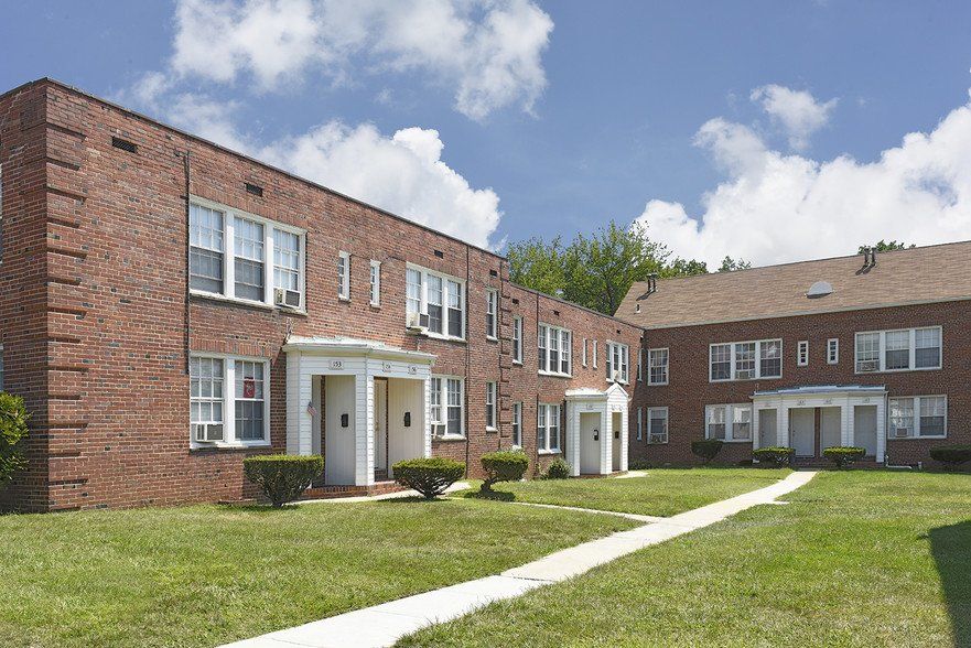 Exterior of Oaklee Village