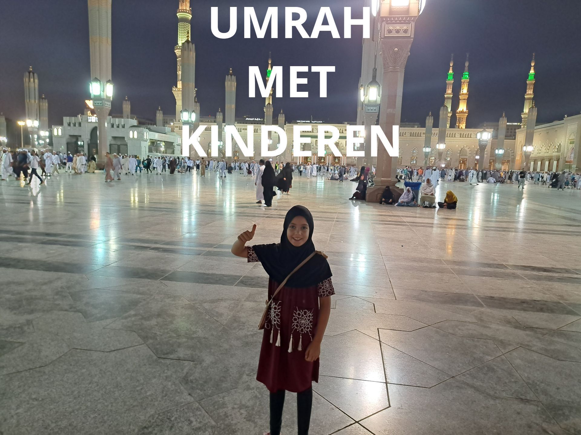 Meisje in Masjid An Nabawi