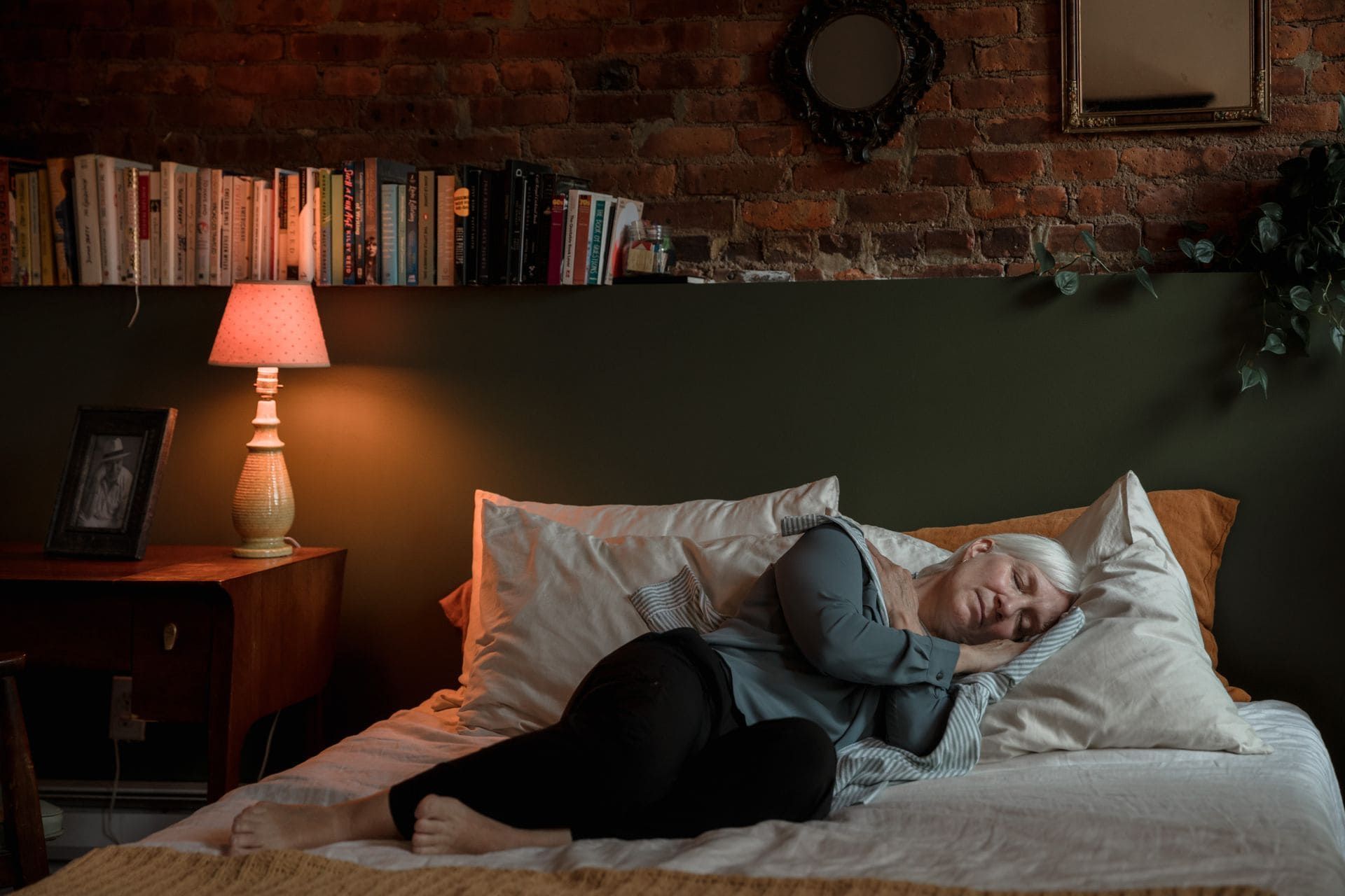 best sleeping position for hip pain