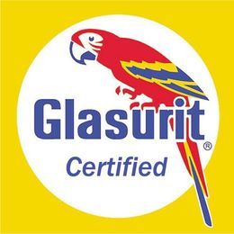 Logotipo de Glasurit Certified con un loro rojo y texto azul en un círculo blanco, sobre un fondo amarillo.