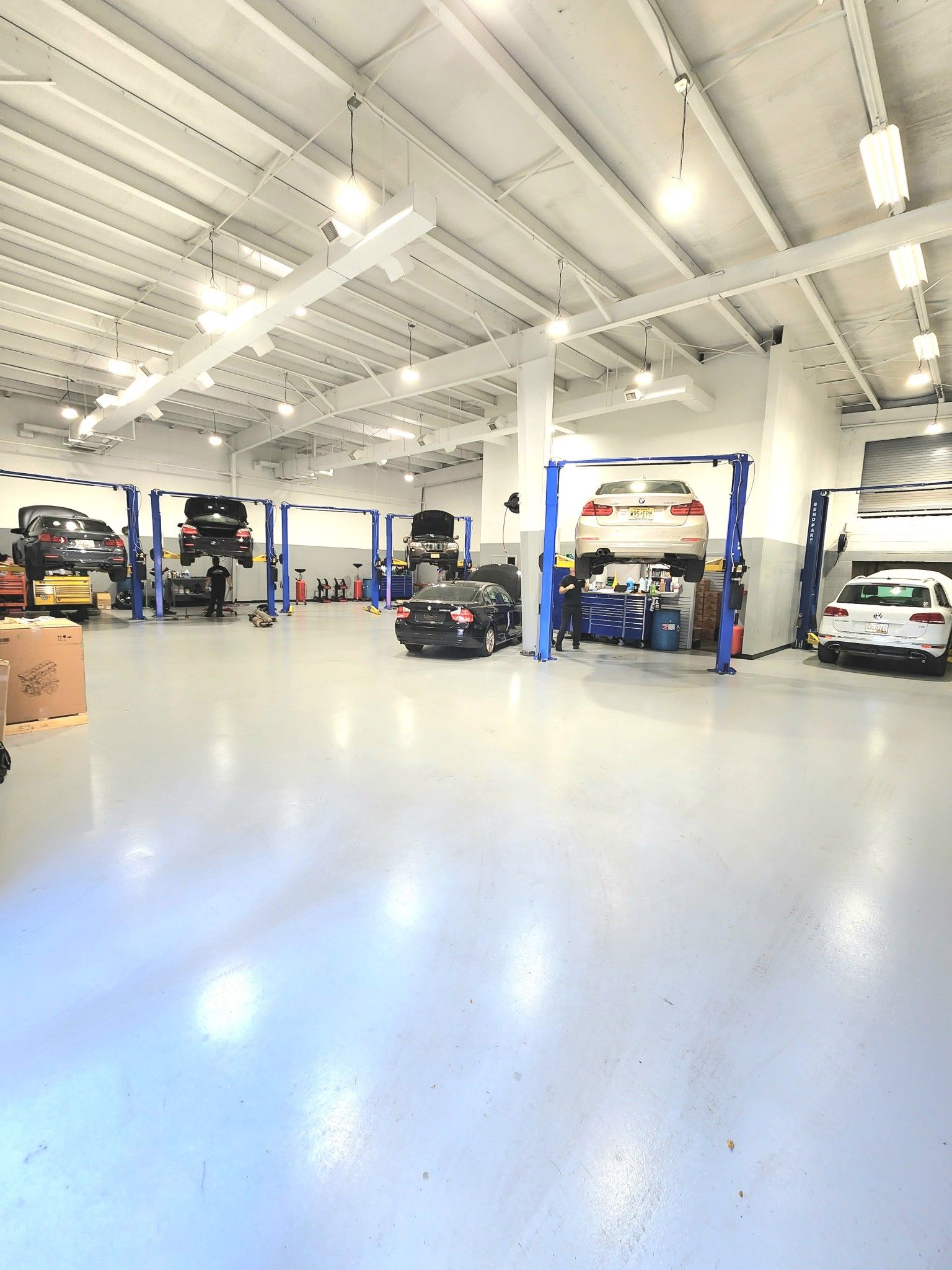 Clean European Auto Service Facility | Premier Autowerks