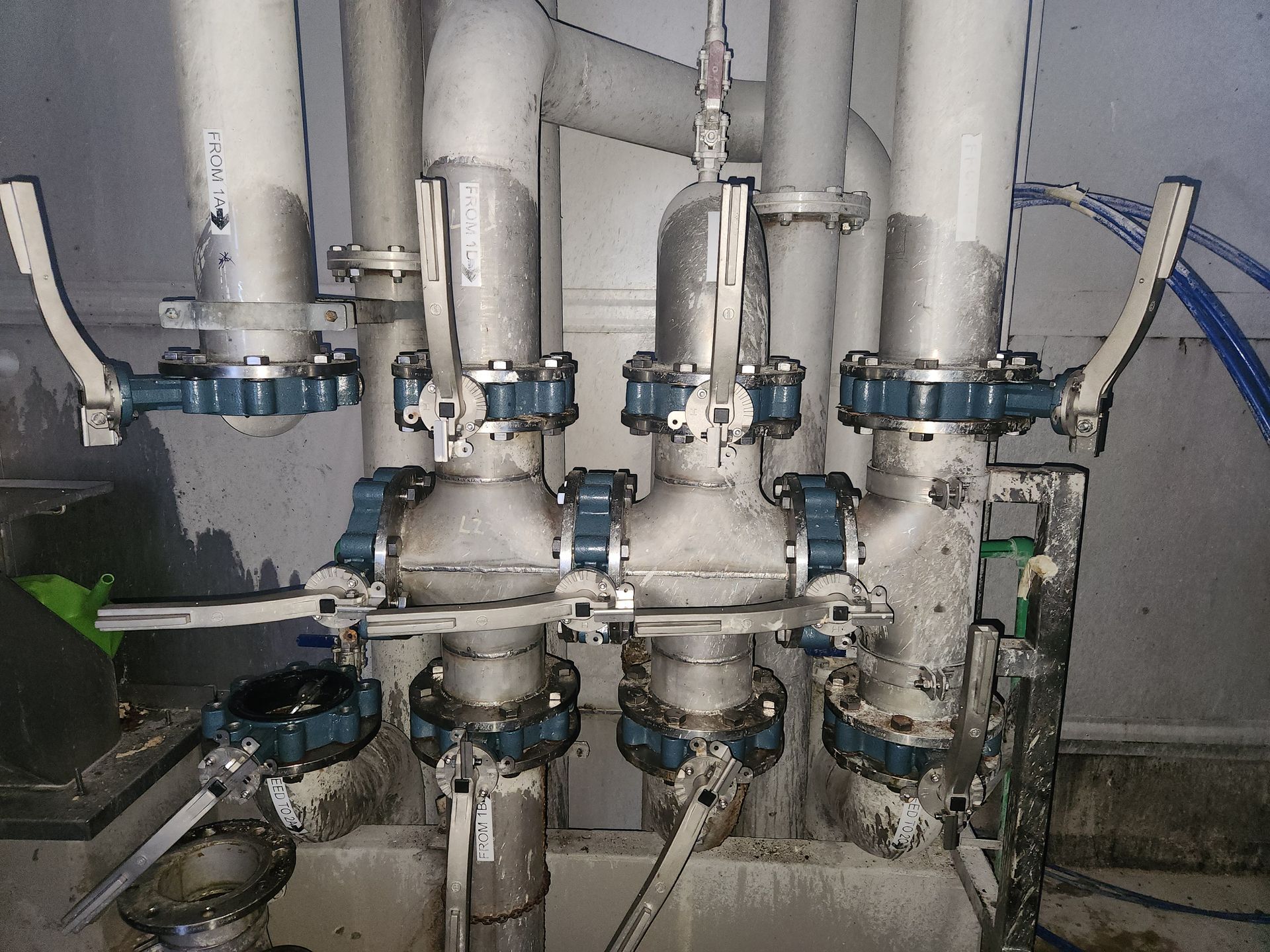 A bunch of pipes and valves are connected to each other
