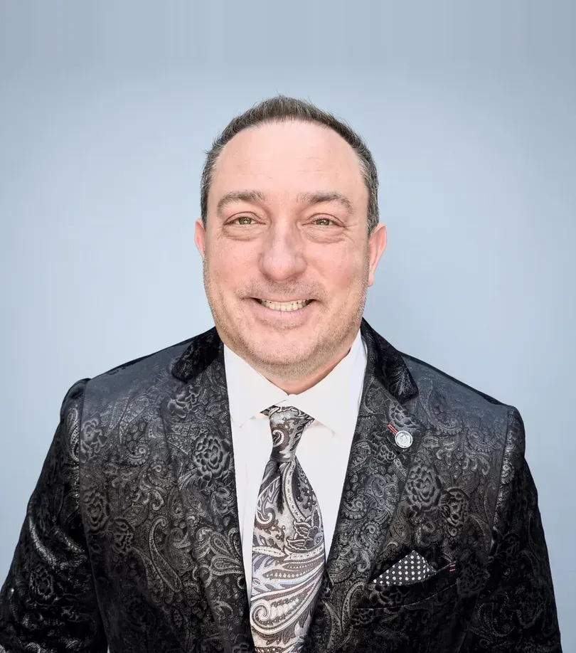 Rowan Smith, mortgage broker