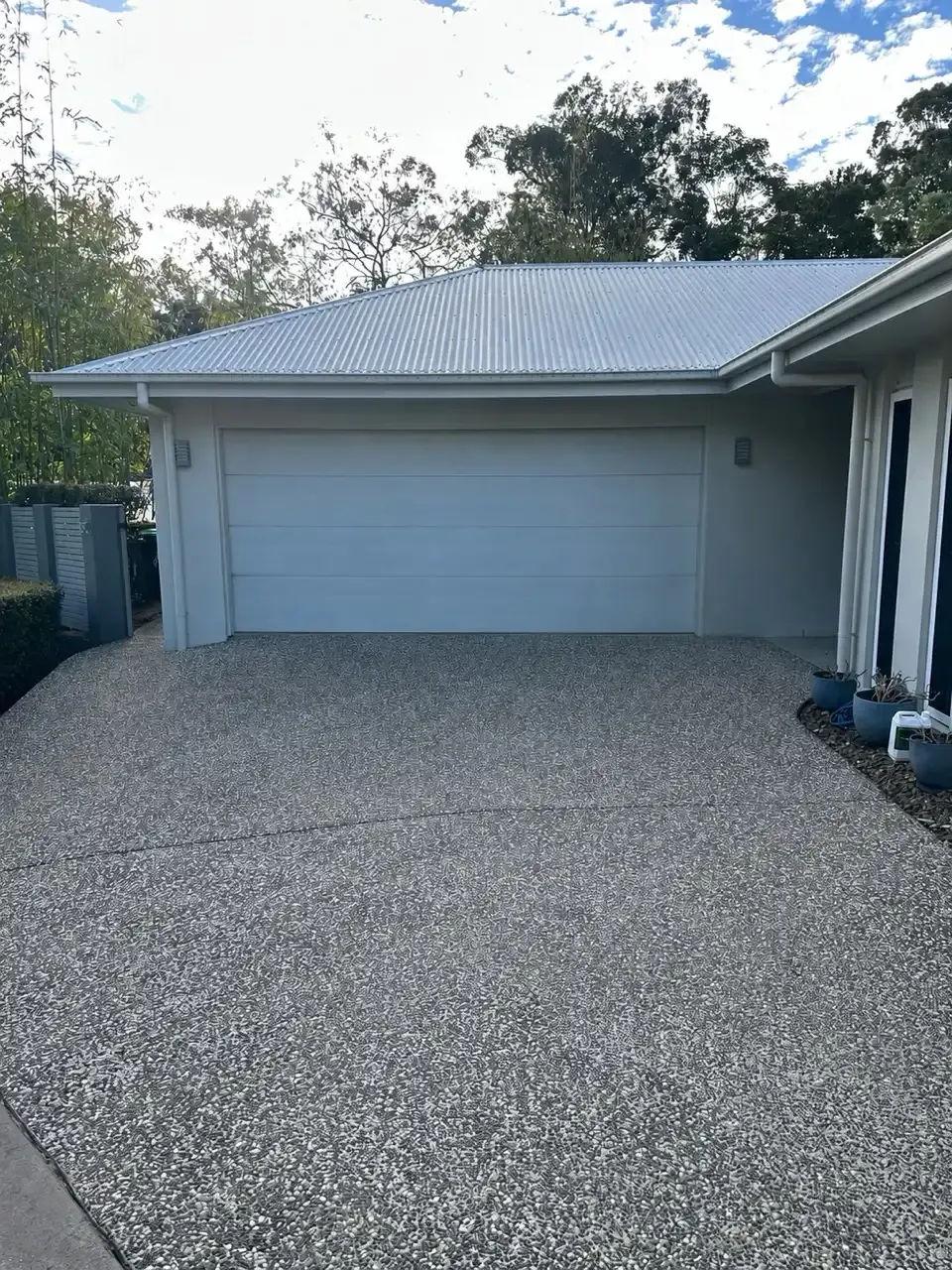 Exposed aggregate driveway after pressure cleaning in Carindale, Brisbane