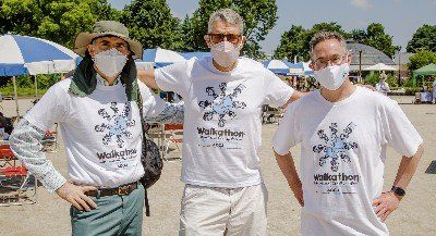 Participants wearing 2022 Chubu Walkathon T-shirts