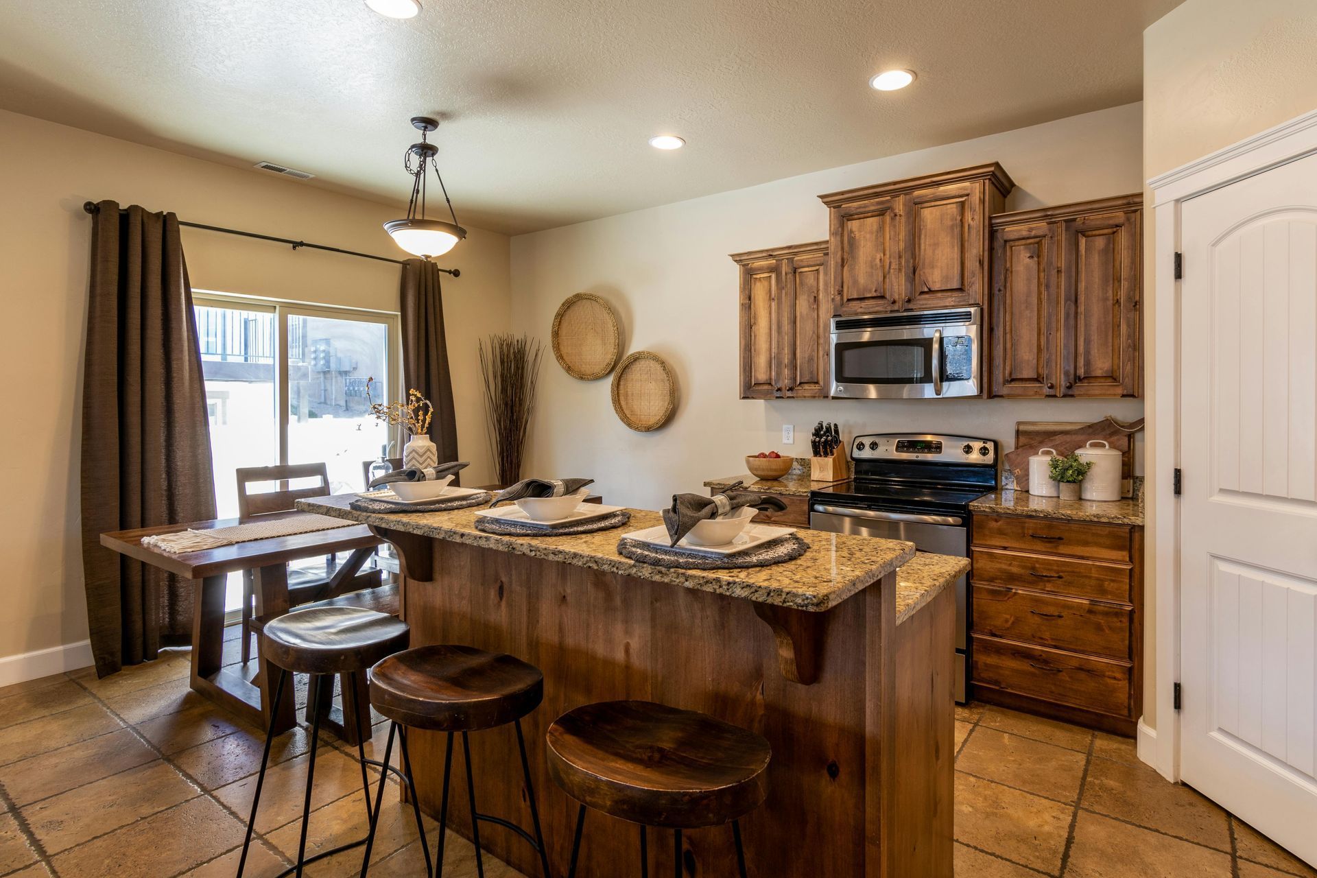 Custom Lighting and Installation