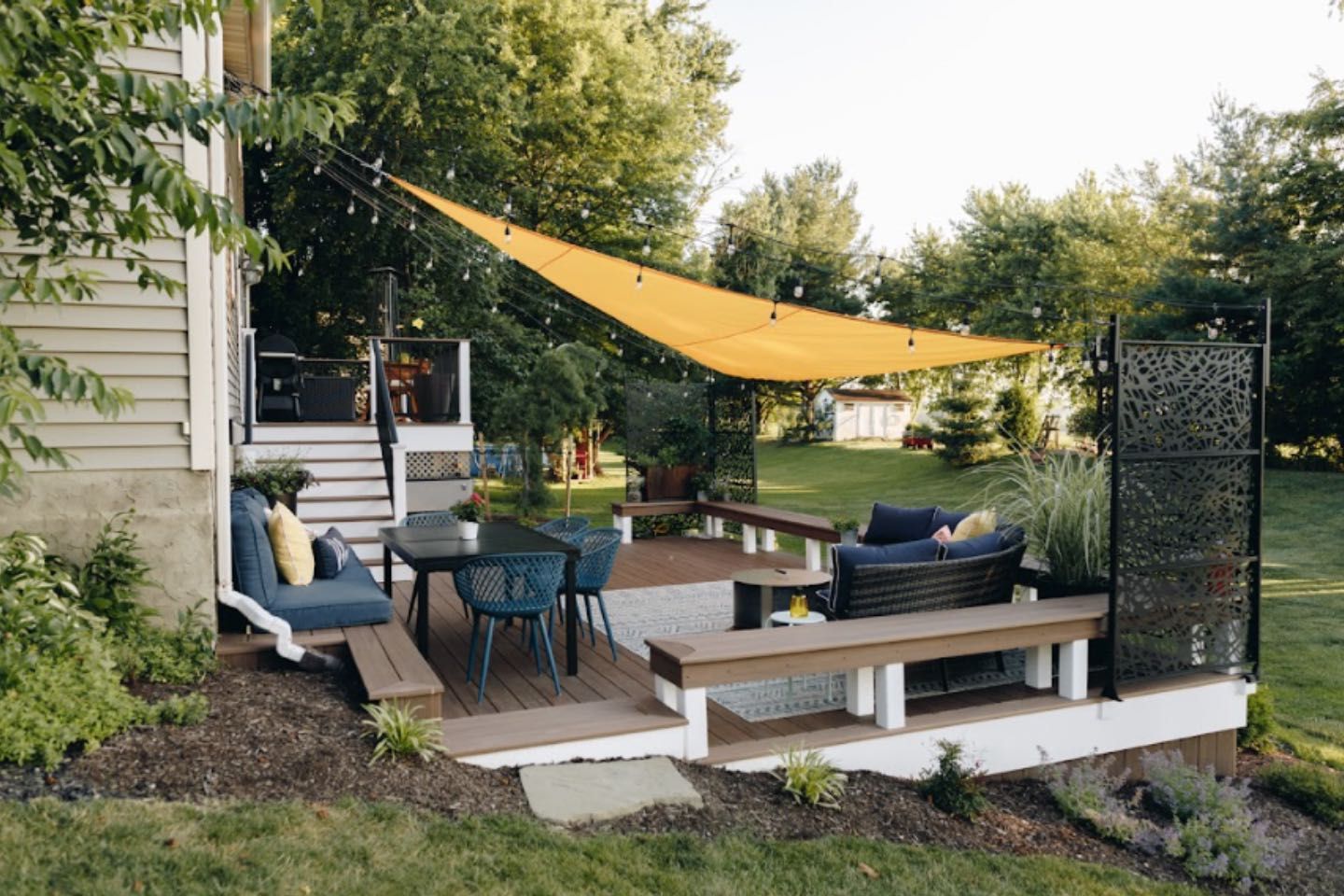 Tiered deck with Built-in Seating