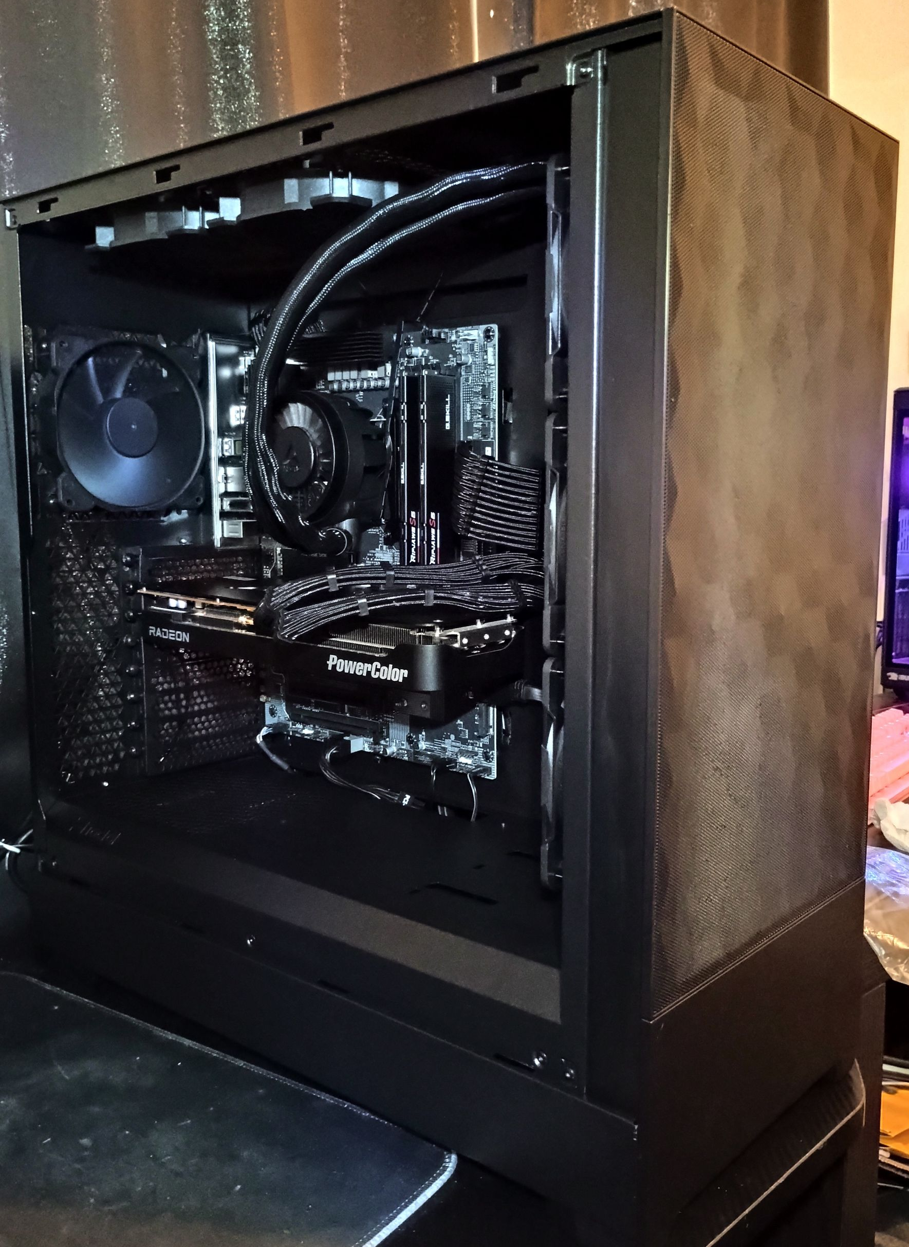 Blackout Gaming PC - AMD Ryzen 7 7800X3D - AMD Radeon RX 9070 XT 16GB - 32GB DDR5 - 2TB Nvme SSD