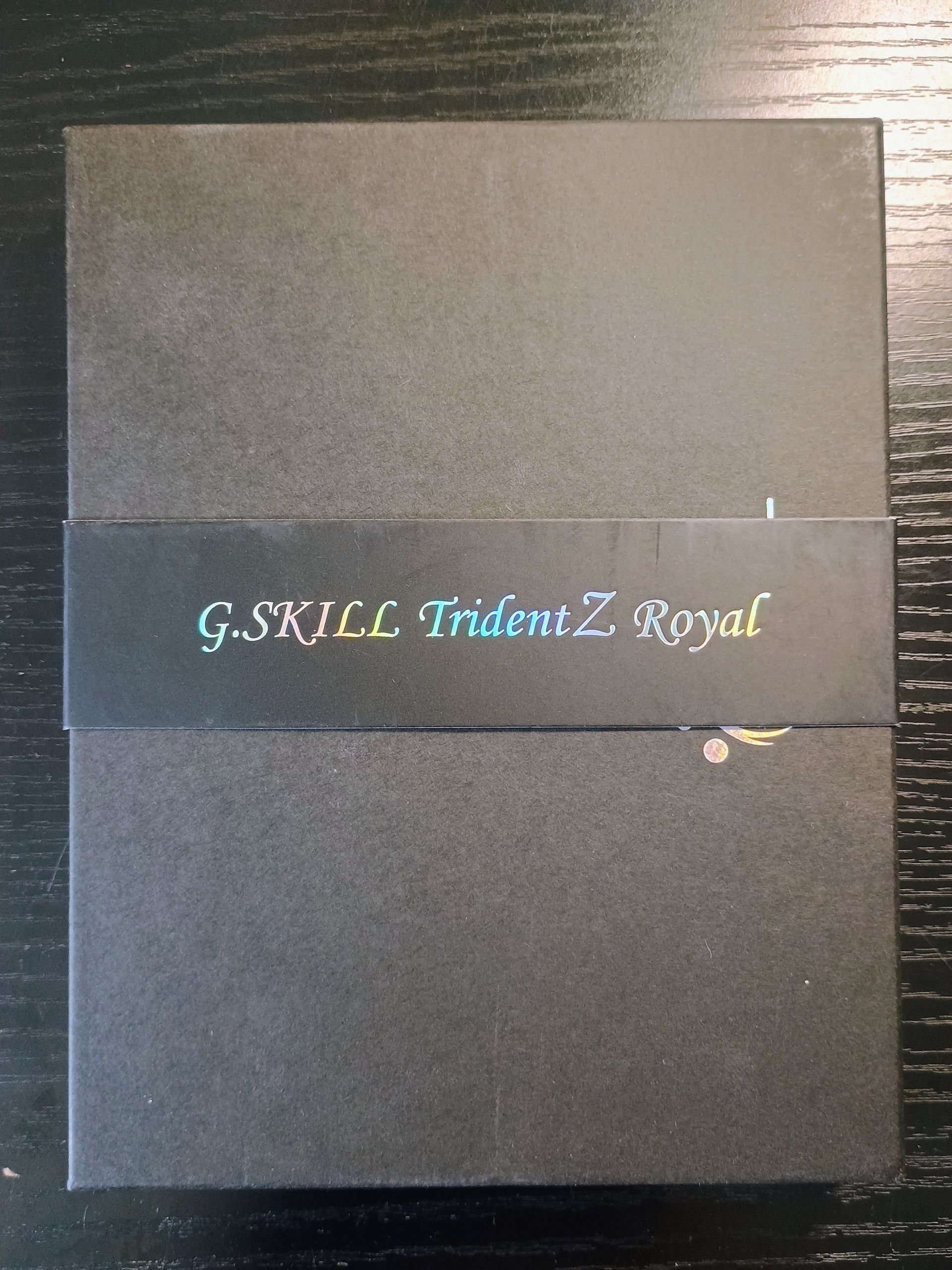 Trident Z Royal 32GB DDR4-3600 CL18-22-22-42 1.35V