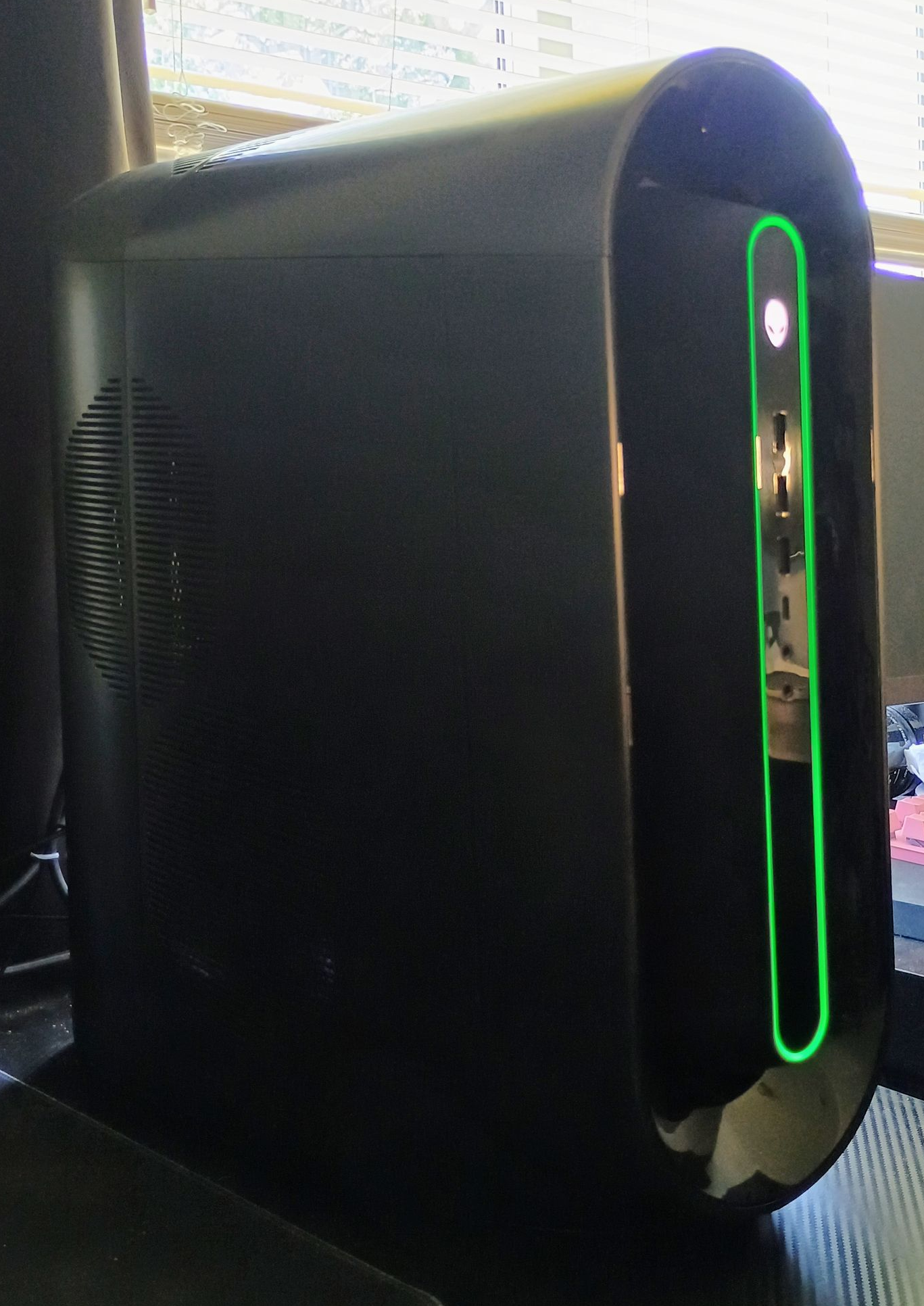 Alienware Aurora R10 - RTX 3080, 32GB Ram, B550, 1TB Nvme SSD, 1000W PSU