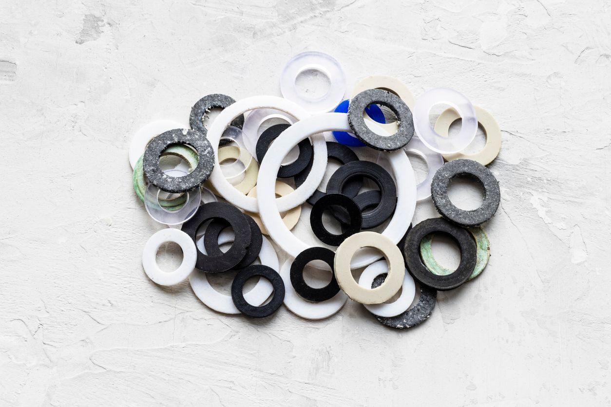 gaskets of various sizes, materials & colors
