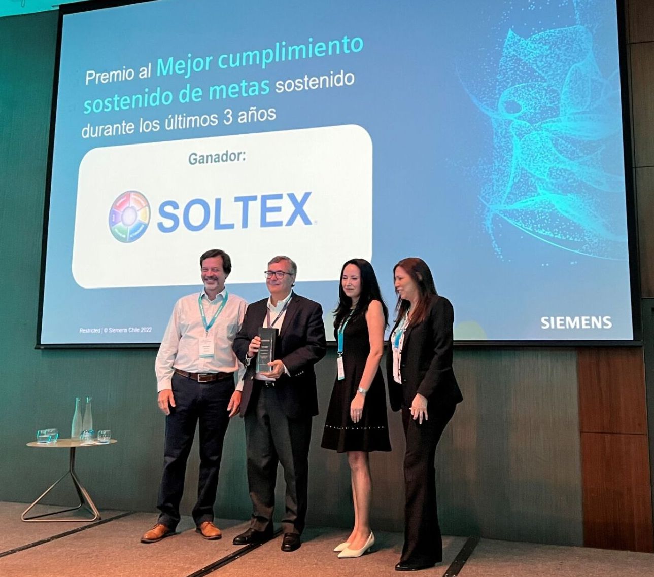 Entrega de Premio a Soltex por parte de Siemens