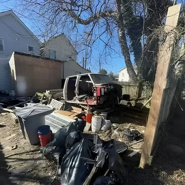Yard Cleanup and Outdoor Junk Removal Service