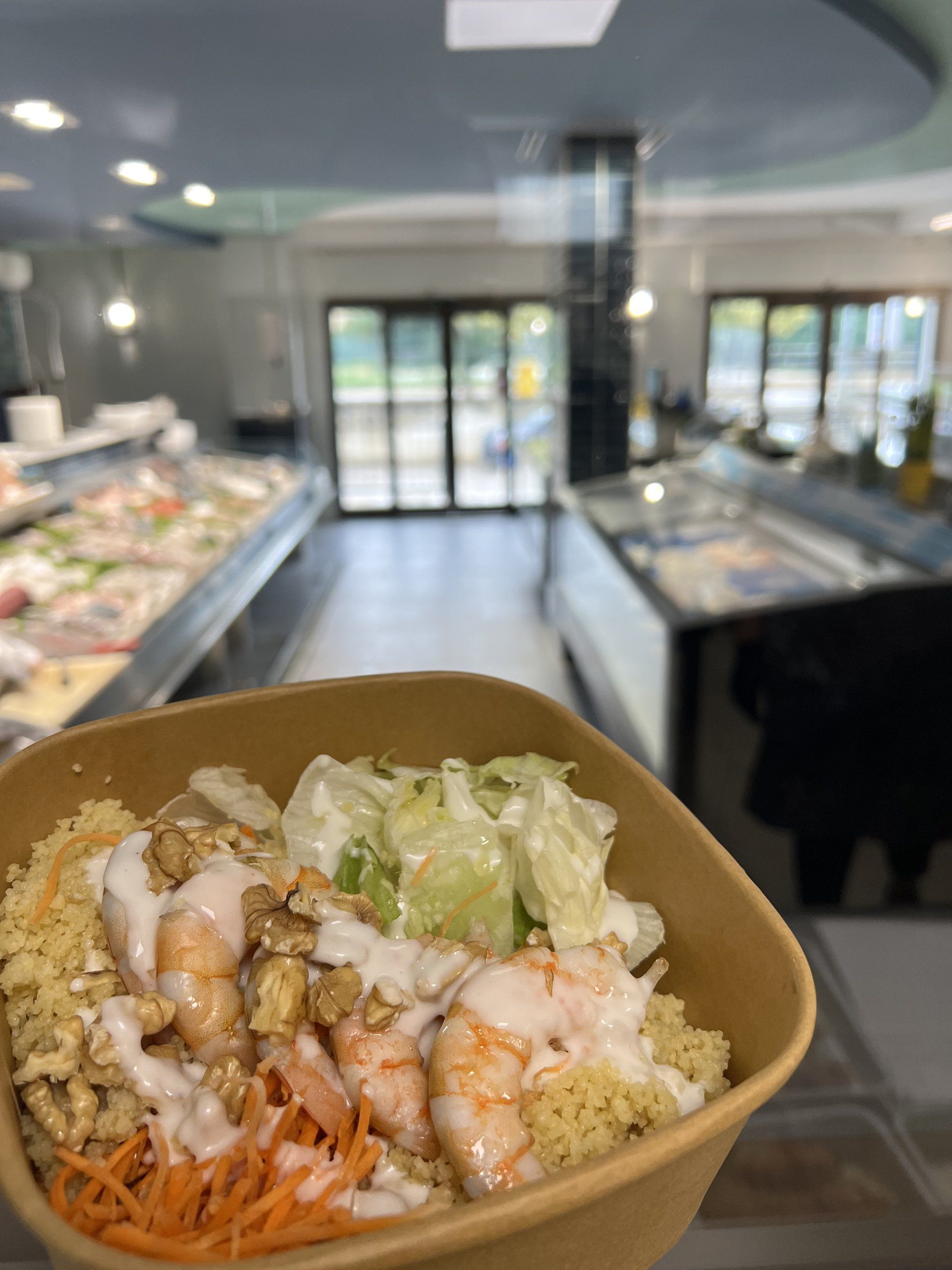 poke con pesce