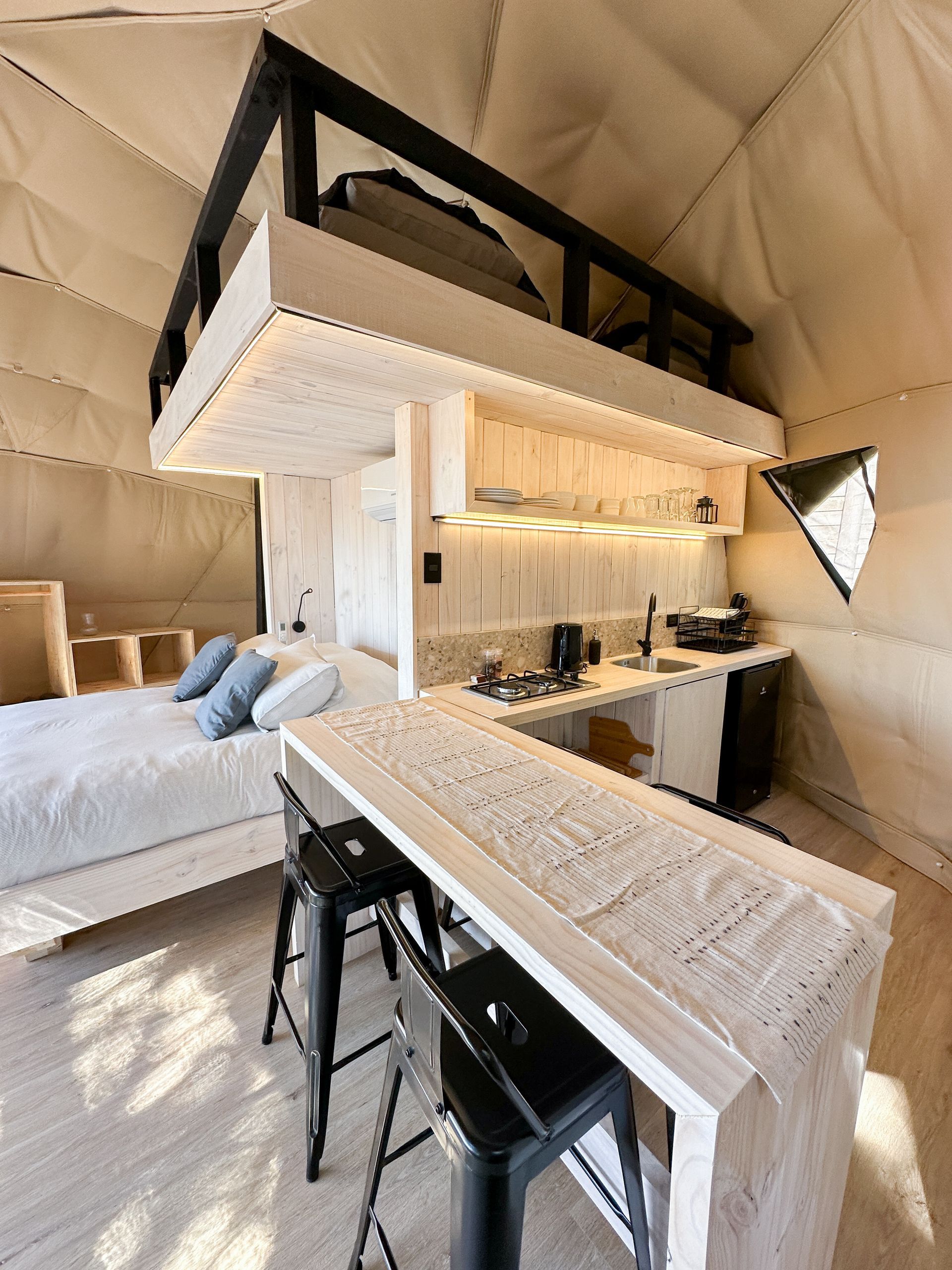 domo con cama, cocina glamping domos de matanzas