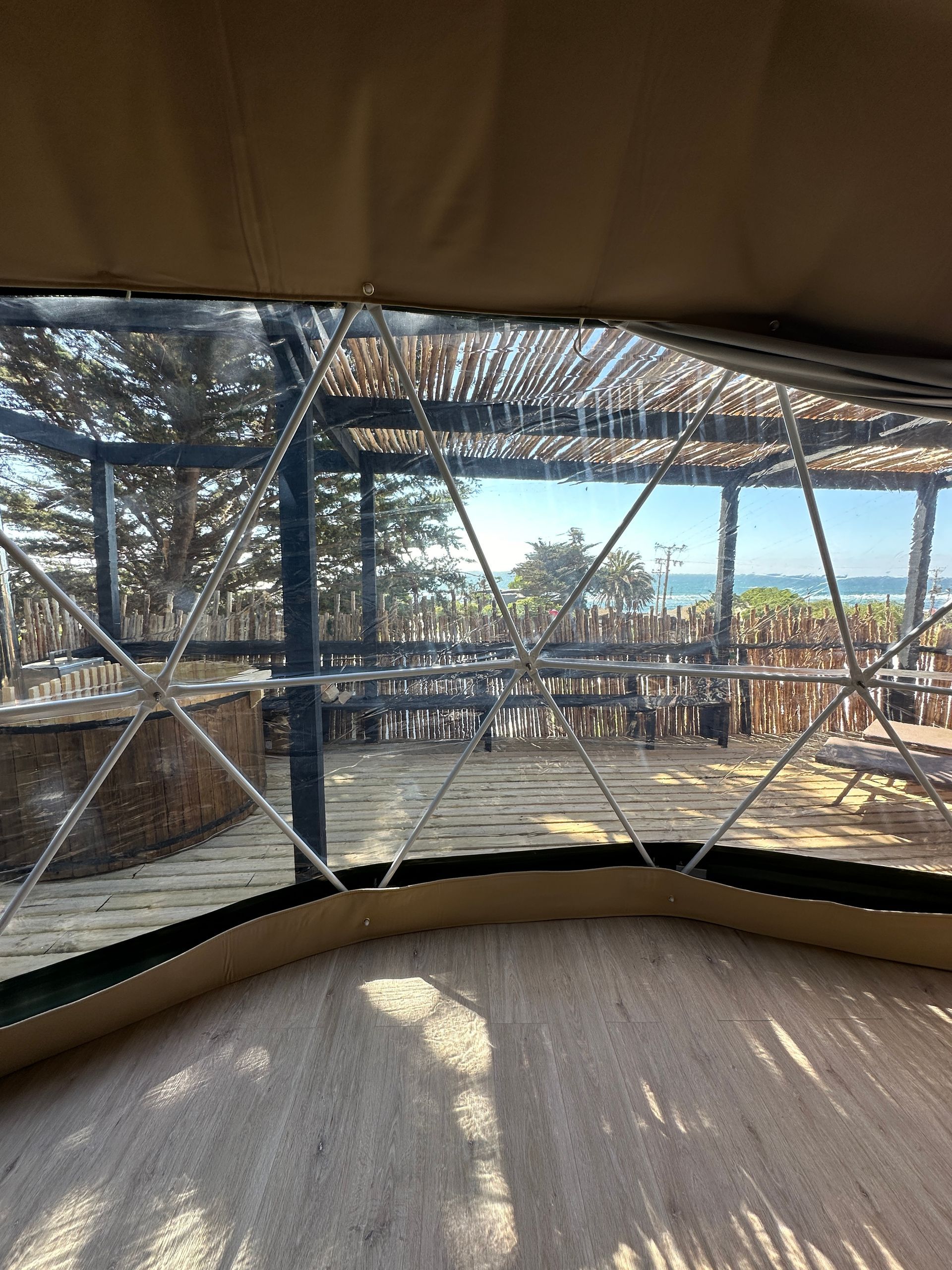 tinaja privada y de uso libre  junto al domo en glamping domos de matanzas y vistas al mar