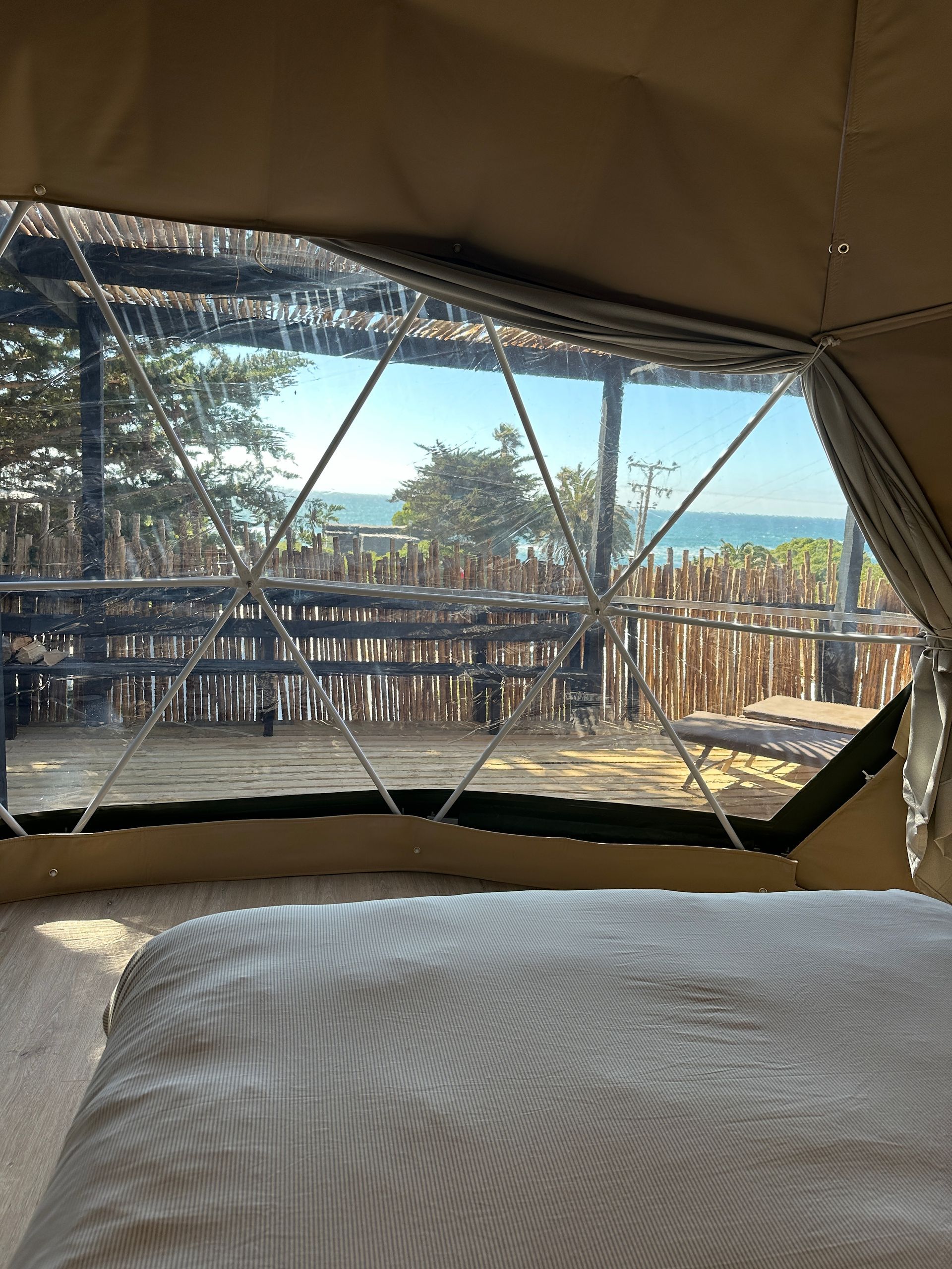 tinaja privada junto al domo en glamping domos de matanzas y vistas al mar