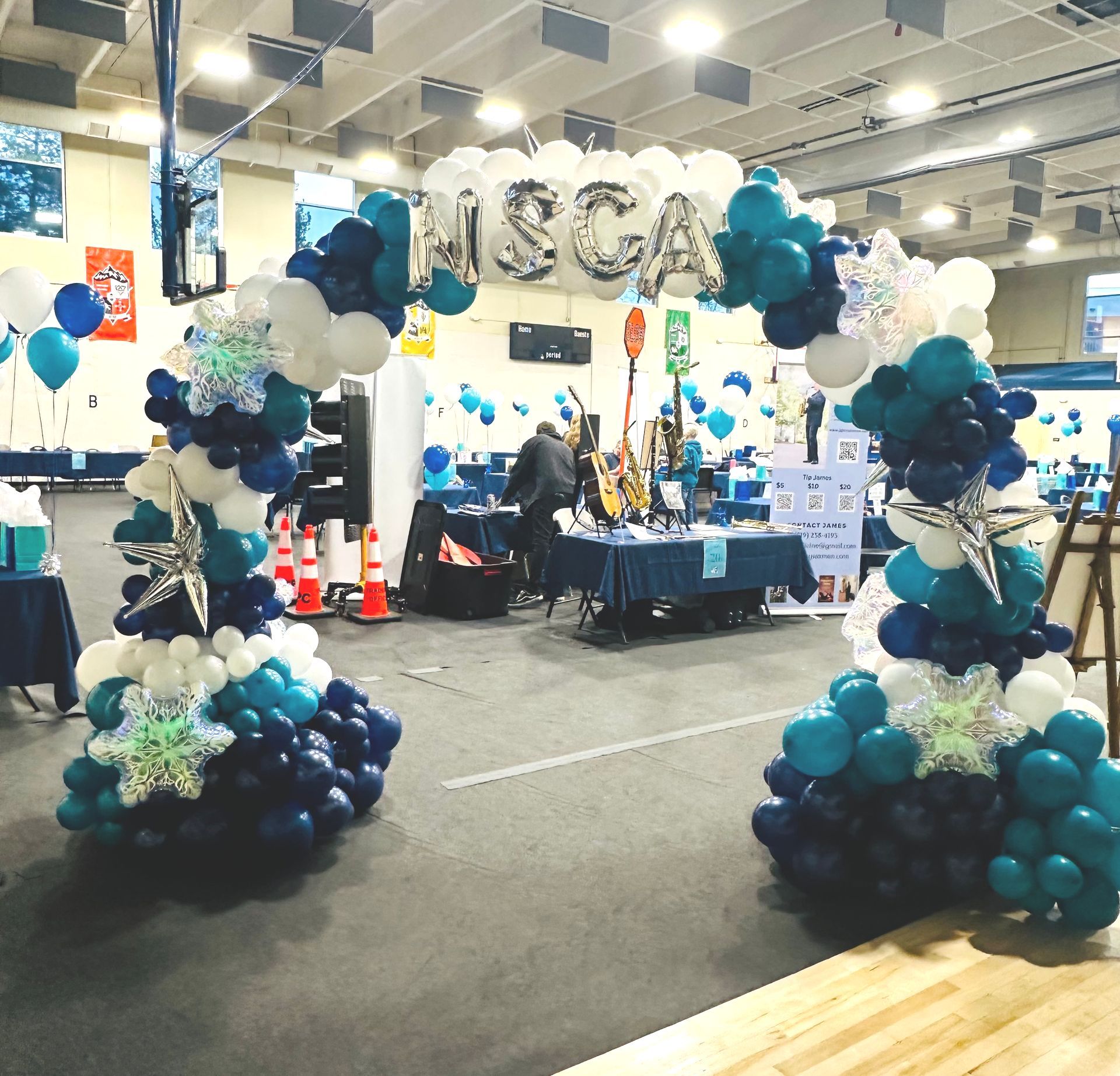 Balloon arch with 