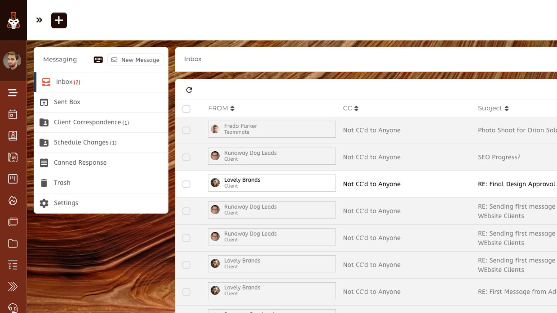 A screenshot of a computer screen with a wooden background.