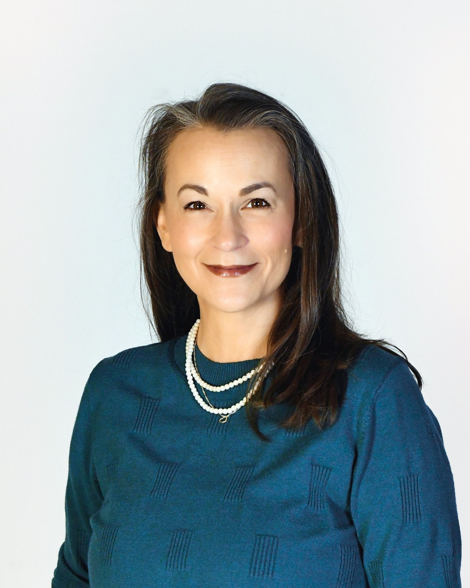 Niki Conrad headshot
