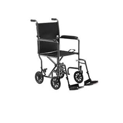 Una silla de ruedas negra con ruedas sobre fondo blanco.
