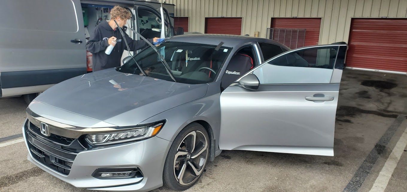 Honda Windshield replacement in Tarpon Springs, FL Honda Windshield replacement in Tarpon Springs, FL