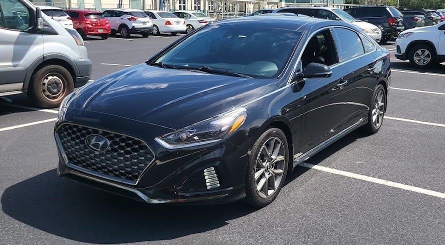 Hyundai Windshield replacement in Tarpon Springs, FL Hyundai Windshield replacement in Tarpon Springs, FL