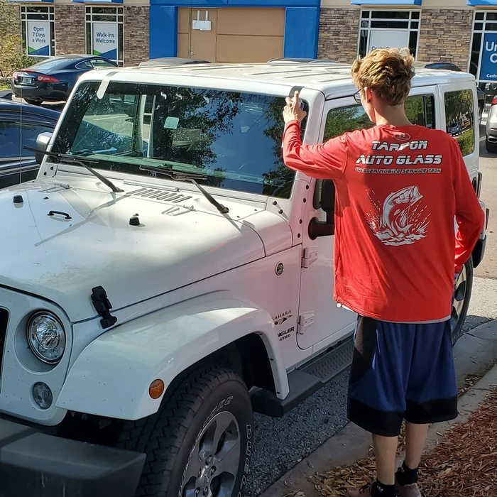 Auto glass repair service in Tarpon Springs, FL Auto glass repair service in Tarpon Springs, FL