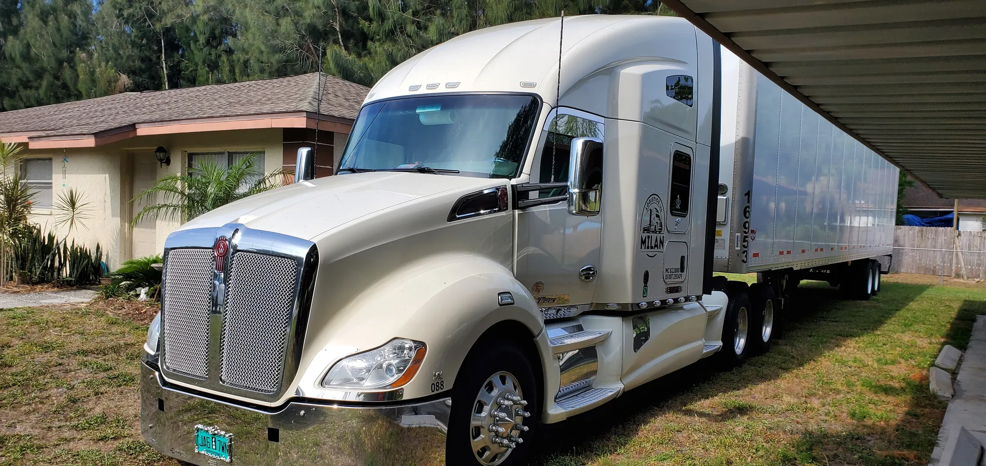 Semi truck windshield replacement in Tarpon Springs, FL