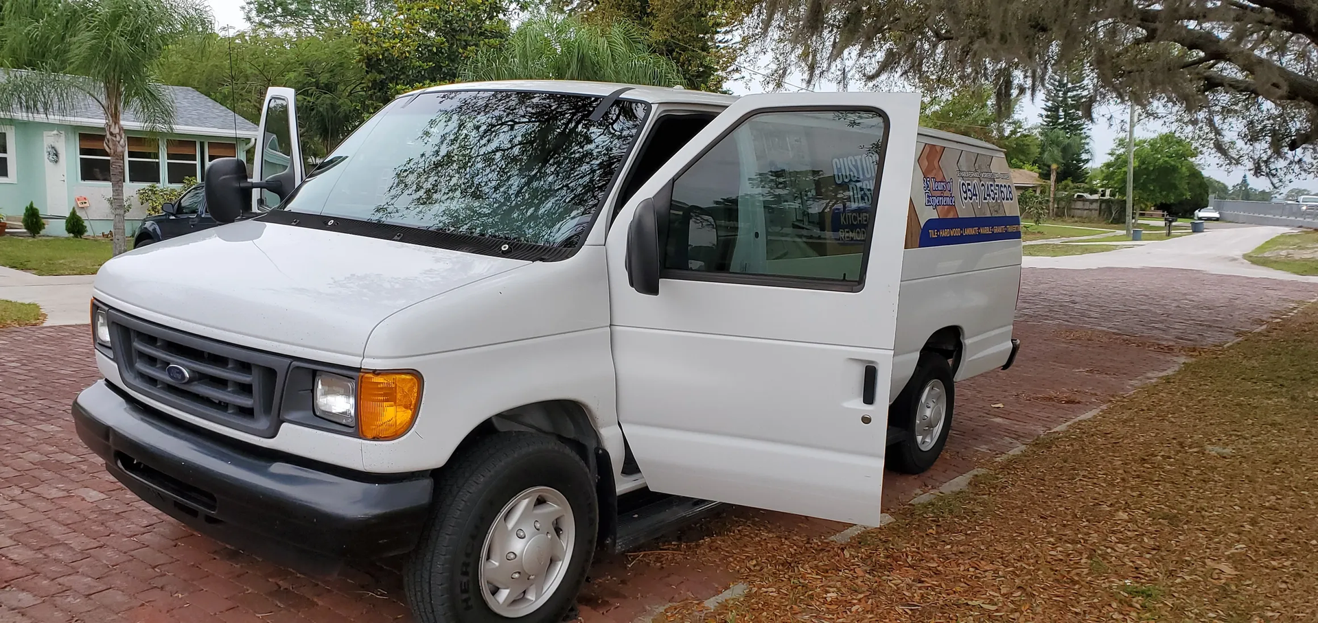 Fleet truck auto glass repair in Tarpon Springs, FL