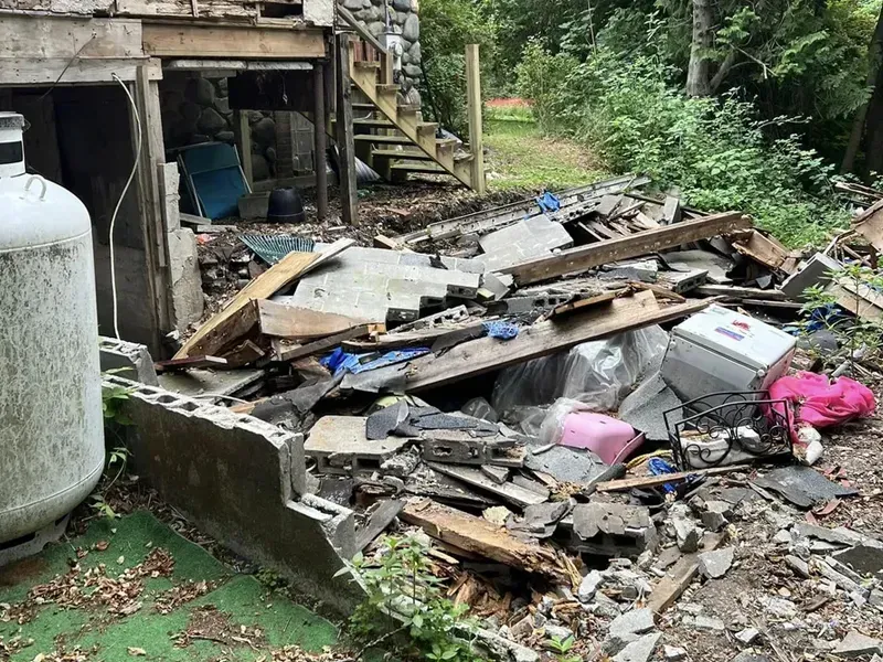property cleanouts, storage unit cleanouts, best junk removal company near me, bangor me, thibodeau services