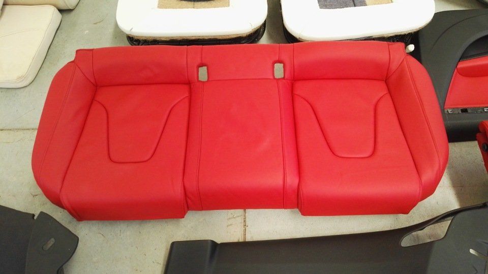 Tappezzeria auto rossa