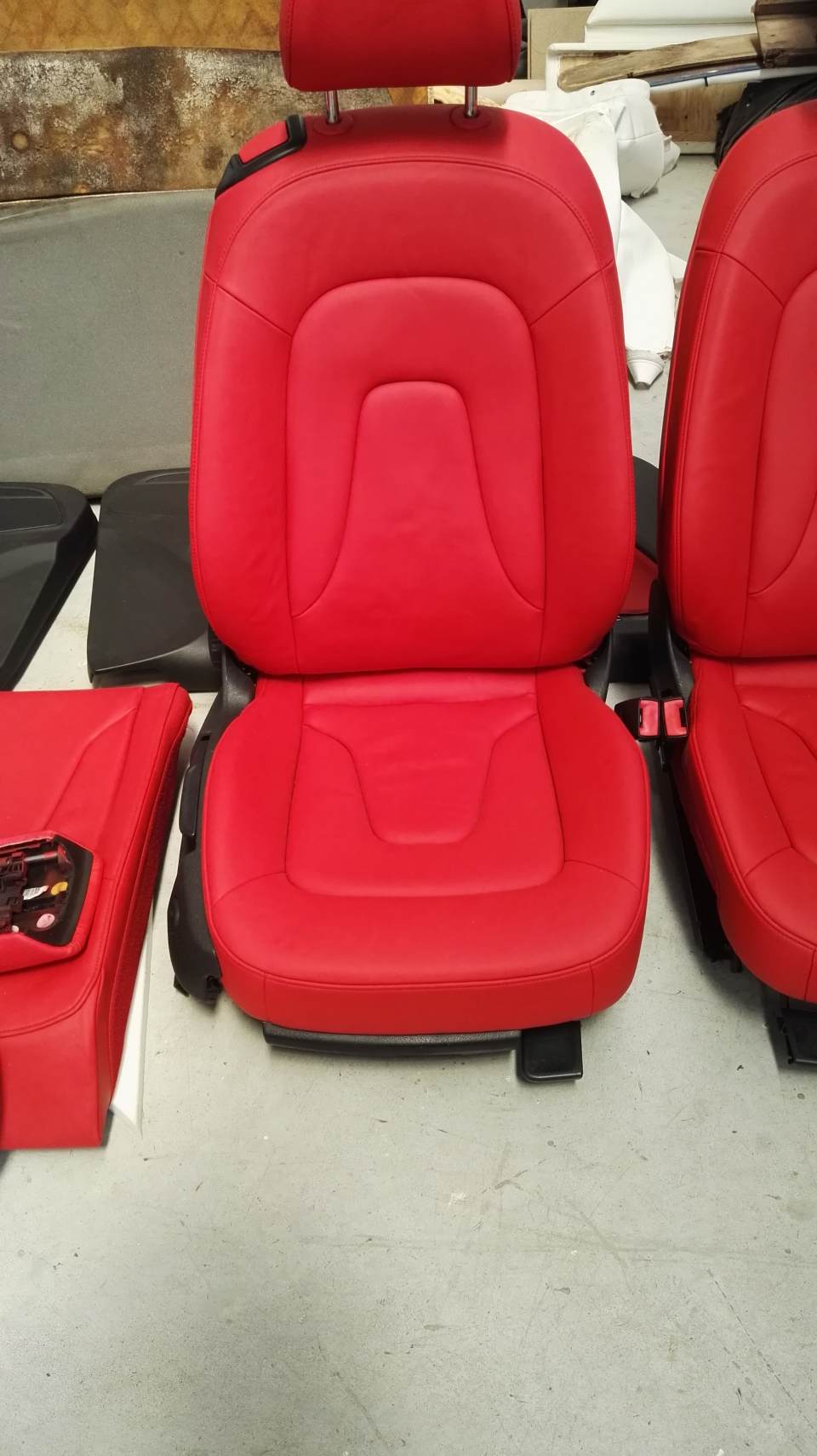 Sedile auto rosso