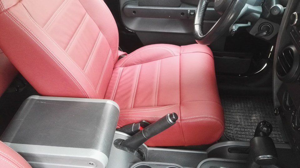 Sedile auto rosso