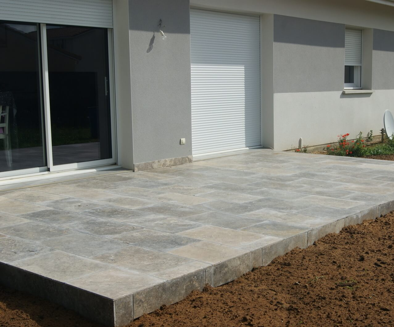 Création de terrasse en pierre naturelle dans les Landes