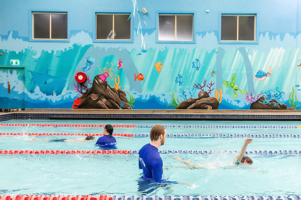 child building water confidence during swimming lessons