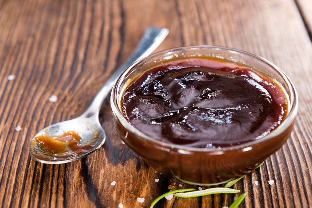 Barbeque Sauce with Tomatoes, Smoked Salt and fresh Herbs
