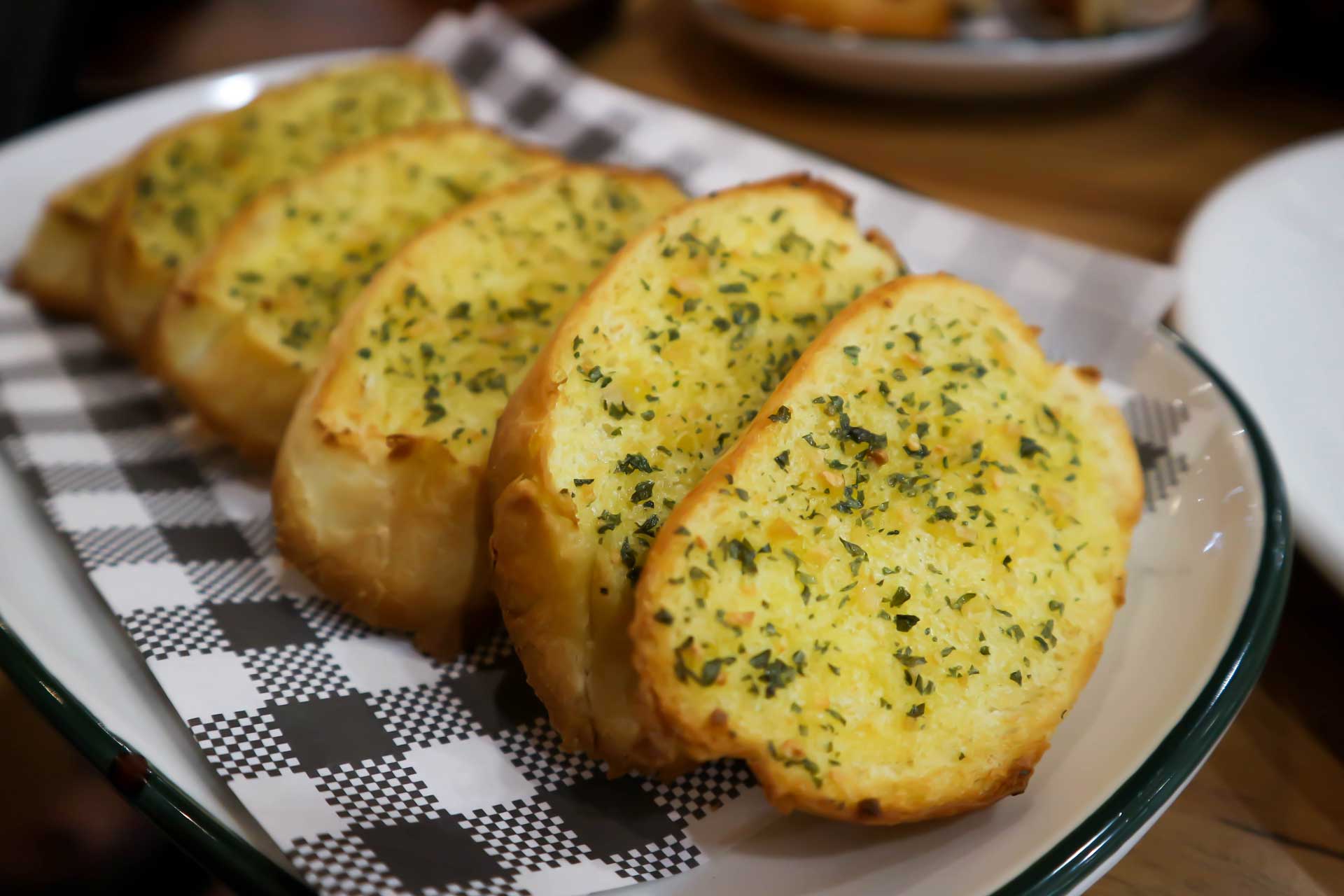 garlic bread dish