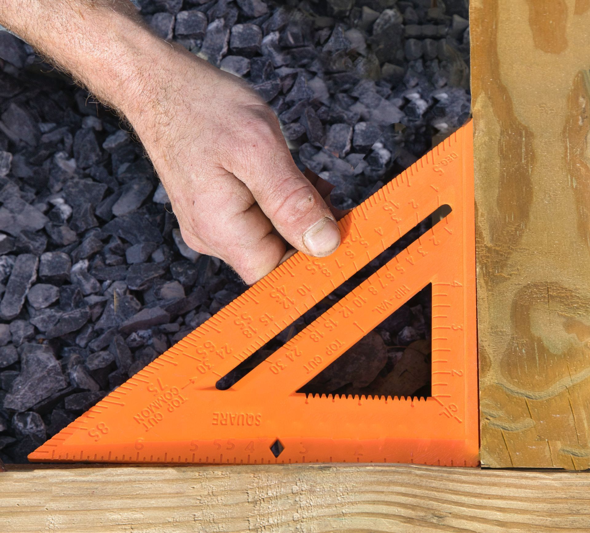 Measuring corner for a precise and elegant look