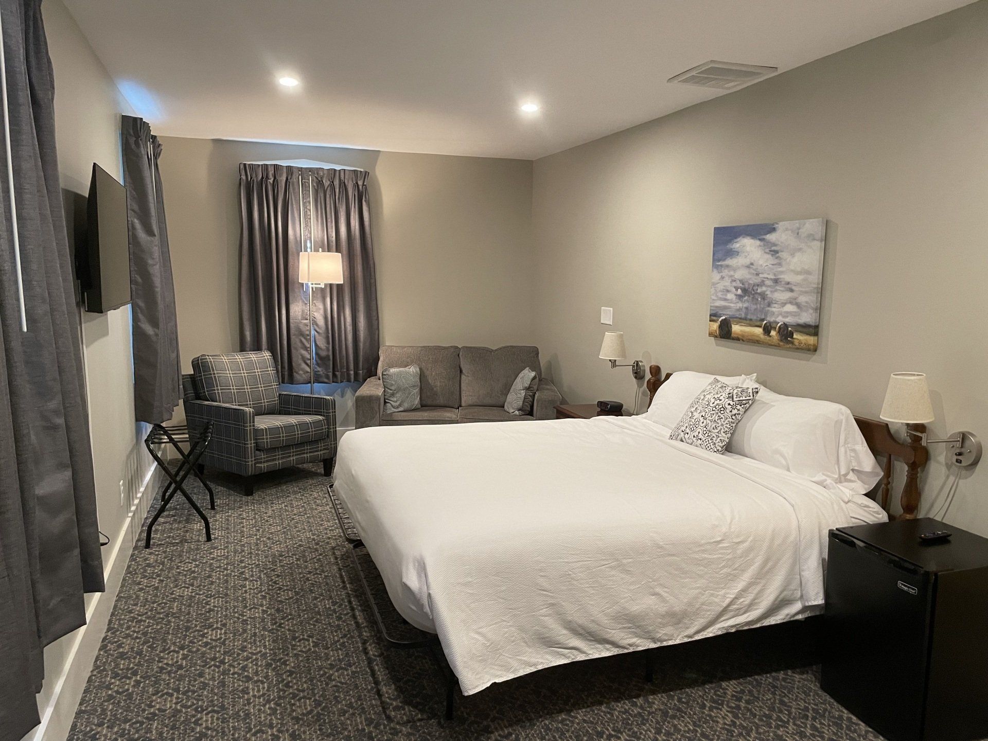 Country Squire Inn and Suites - Deluxe King