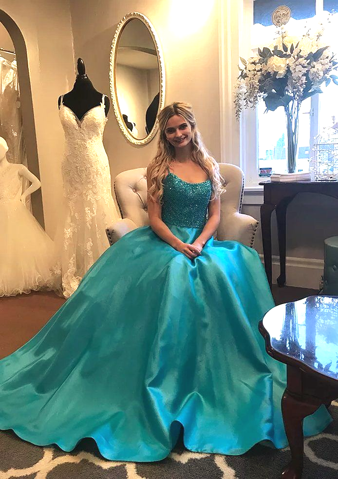 Beautiful Lady Wearing Gown in Washington, PA