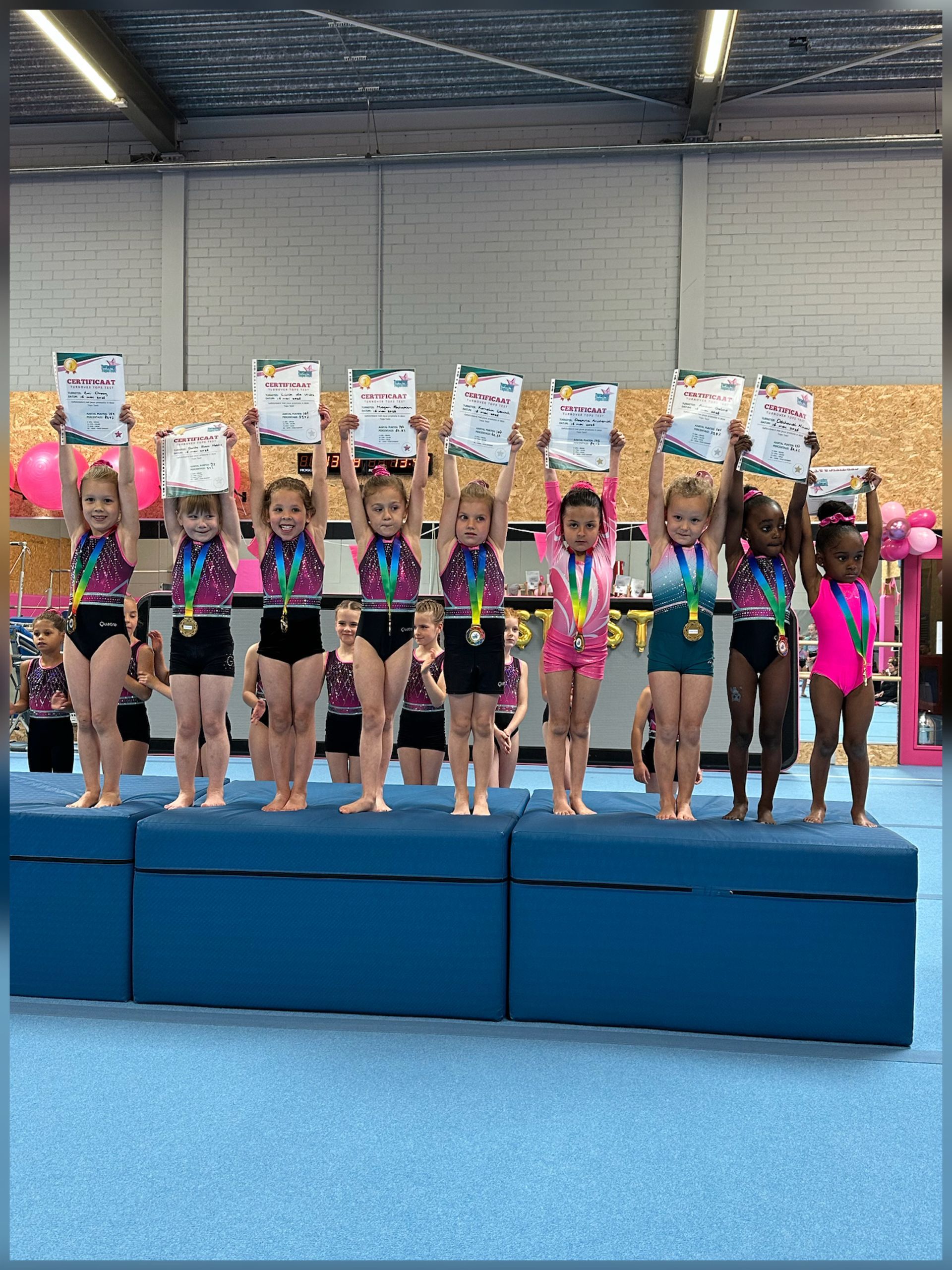 Turnover Gymnastics Waddinxveen handstand airtrack