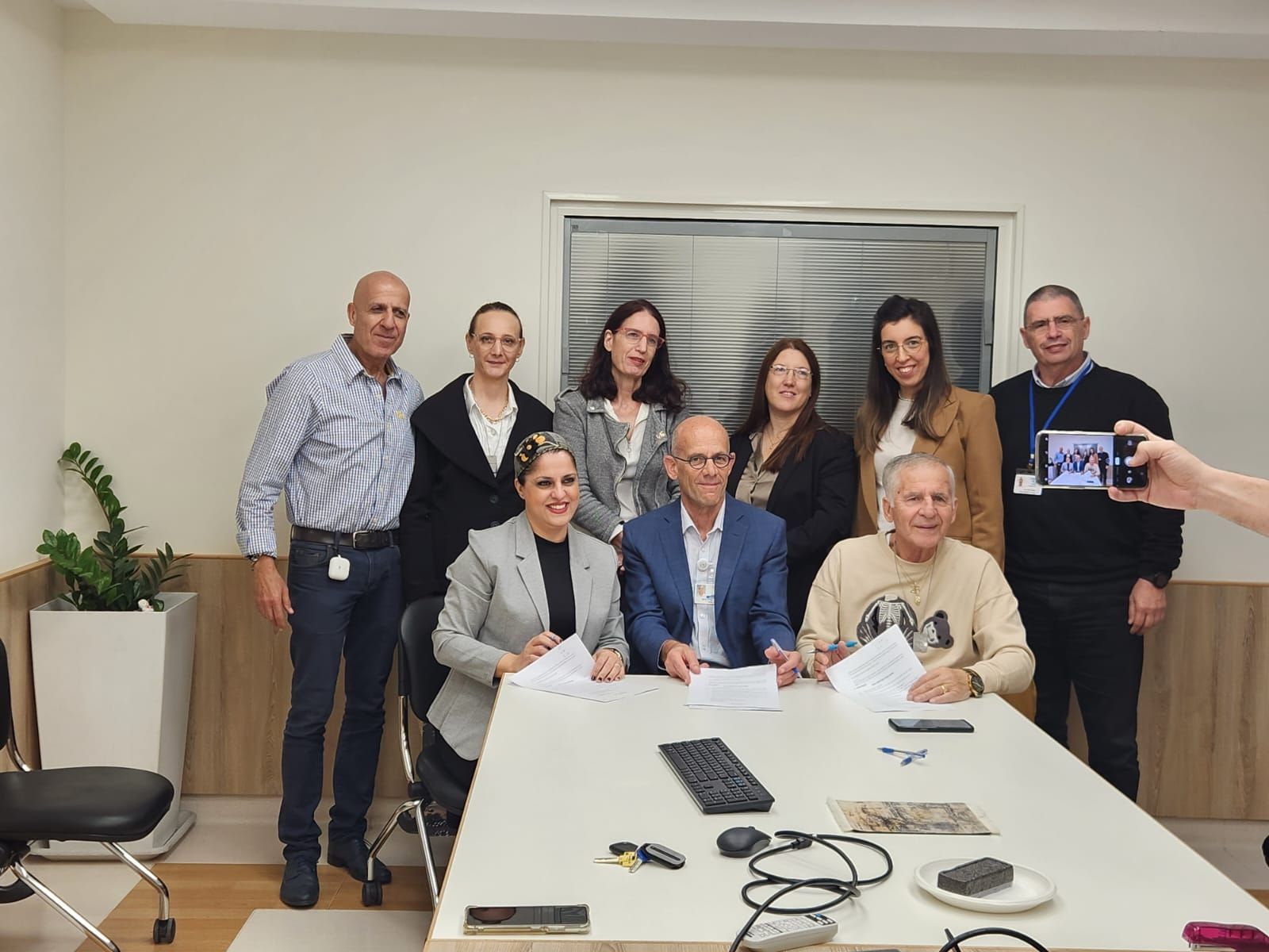 חתימה על הסכם קיבוצי שערי צדק -