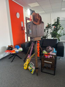 Retro Fotobox aus Holz für runden Geburtstag mieten