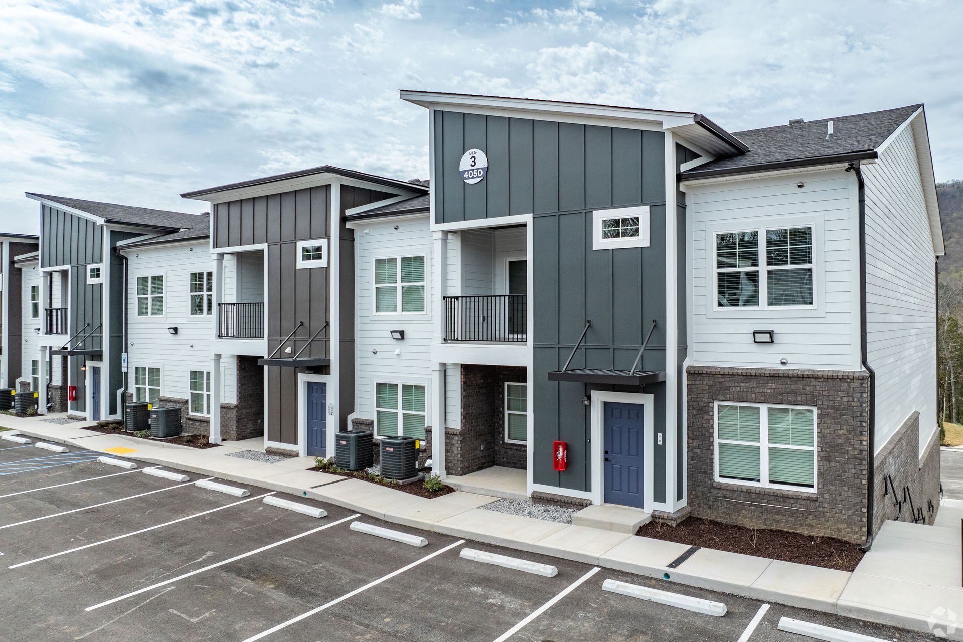 Exterior of an apartment building at The Indigo Apartments in Chattanooga, TN.